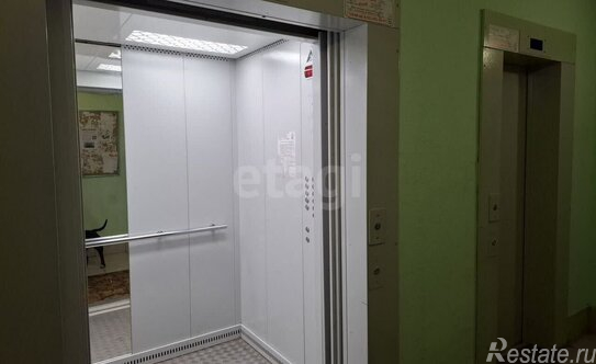 Продажа 3-комн квартиры на вторичном рынке Богатырский пр-кт,  д. 33 к2