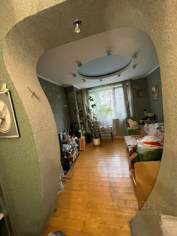 Продажа 4-комн квартиры на вторичном рынке Боровское шоссе, 33