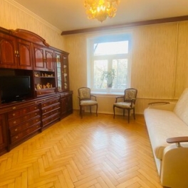 Продажа 2-комн квартиры на вторичном рынке Вёсельная улица,  д. 10