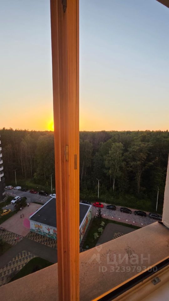 Продажа 2-комн квартиры на вторичном рынке Велтон Парк Новая Сходня мкр, д. Подолино, улица Беговая,  д. 12