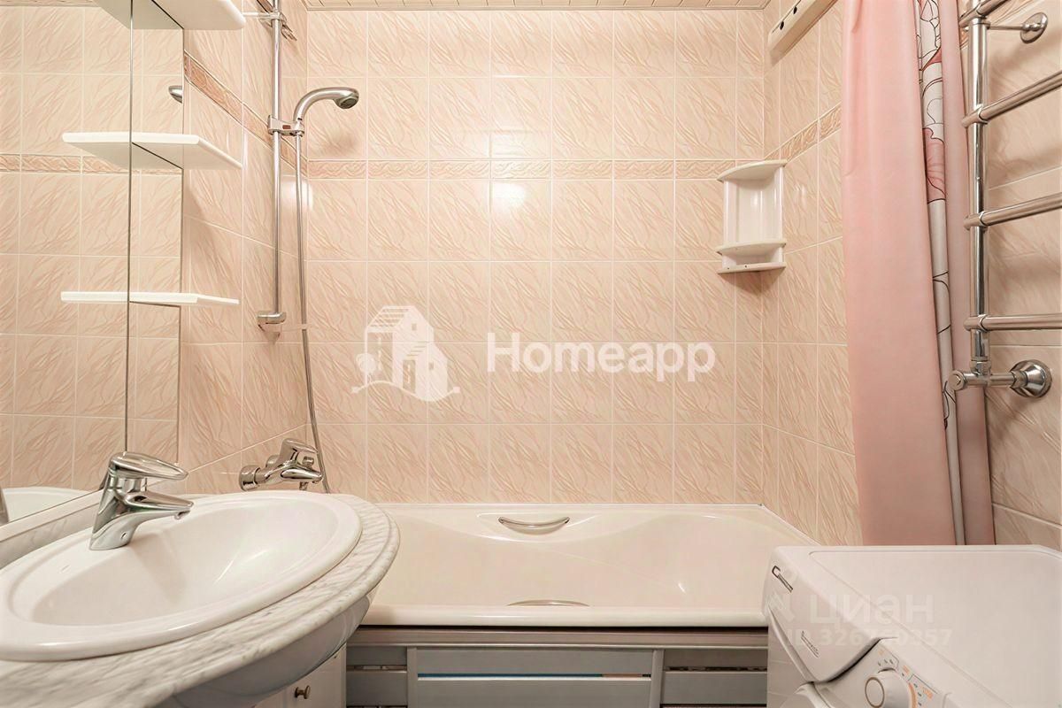 Продажа 2-комн квартиры на вторичном рынке Осенний бульвар, 10К1