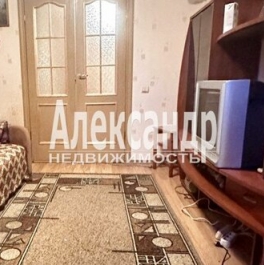 Продажа 2-комн квартиры на вторичном рынке Комендантский пр-кт,  д. 10,  к. 1