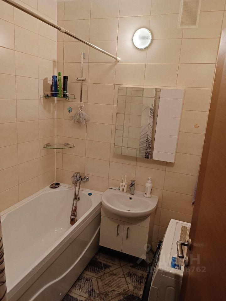 Продажа 2-комн квартиры на вторичном рынке улица Лидии Зверевой, 3к3