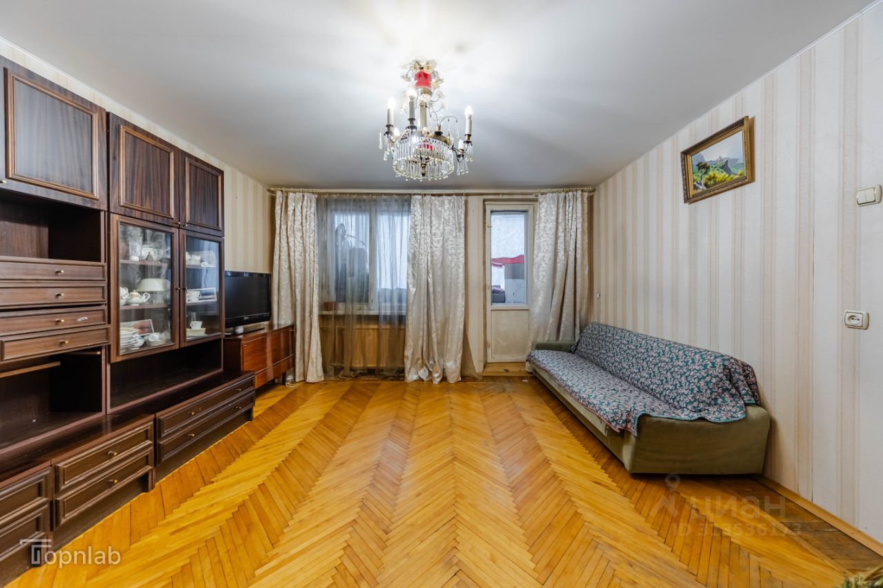 Продажа 4-комн квартиры на вторичном рынке улица Сикейроса, 21к1А