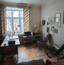 Продажа 4-комн квартиры на вторичном рынке Никитская Б. ул,  д. 52,  к. 2