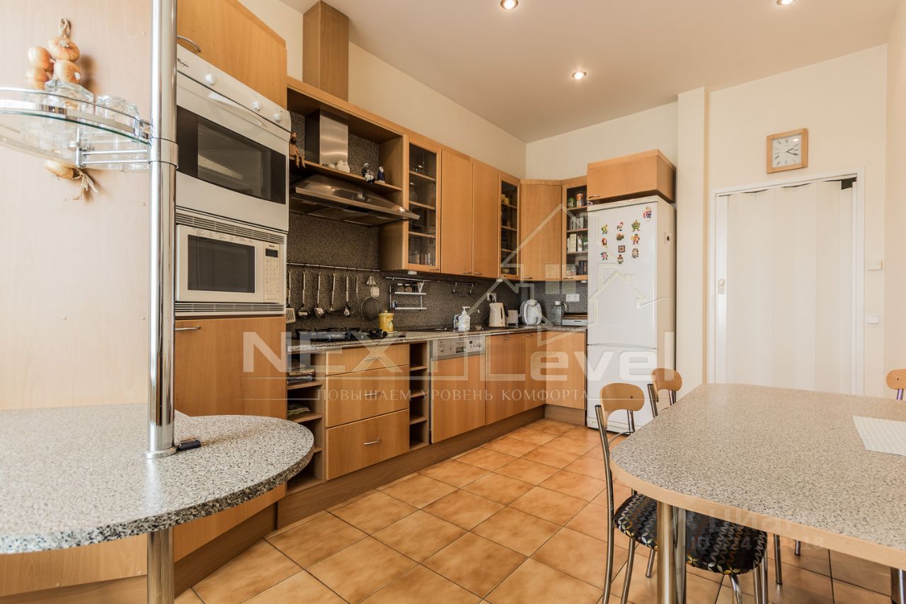 Аренда 3-комн квартиры на вторичном рынке улица Рубинштейна, 15-17