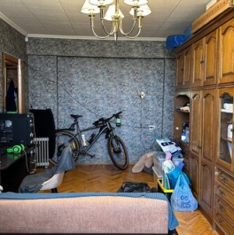 Продажа 2-комн квартиры на вторичном рынке улица Бажова,  д. 4