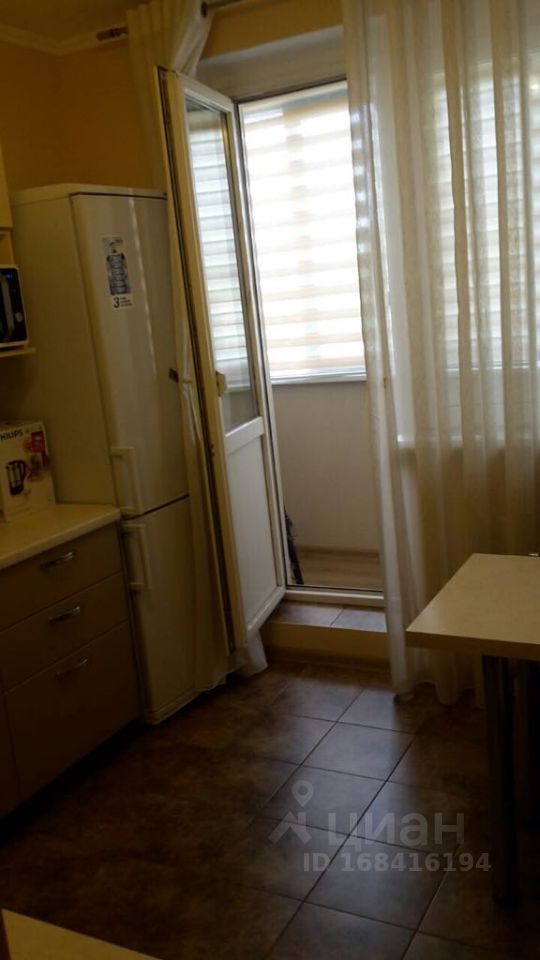 Аренда 1-комн квартиры на вторичном рынке Симферопольский бульвар, 24к4