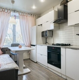 Продажа 2-комн квартиры на вторичном рынке Тореза пр-кт,  д. 38 к1