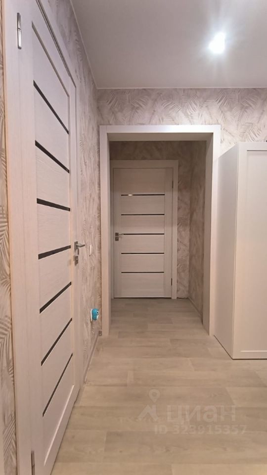 Продажа 1-комн квартиры на вторичном рынке пос. Бугры, улица Школьная, 11к1