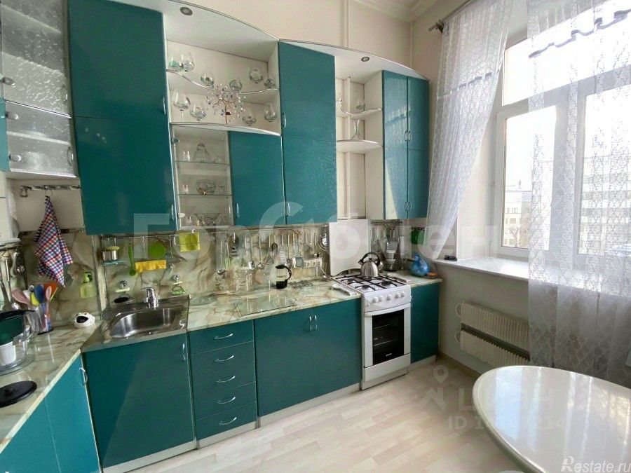Продажа 1-комн квартиры на вторичном рынке Ордынка Б. ул,  д. 68, 2 подъезд, домофон 13