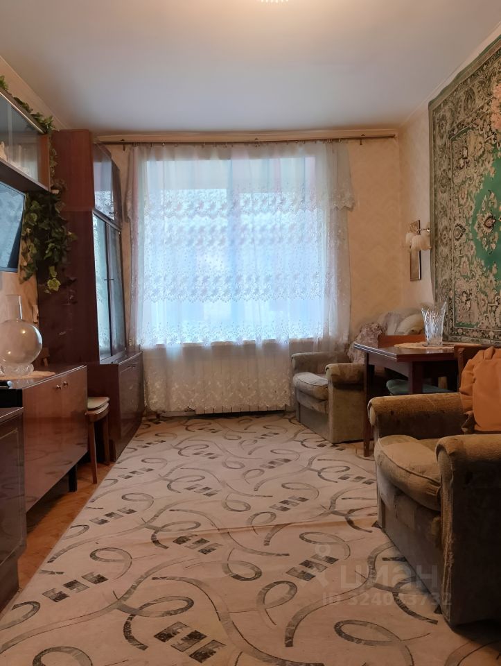 Продажа 2-комн квартиры на вторичном рынке улица Чекистов, 44