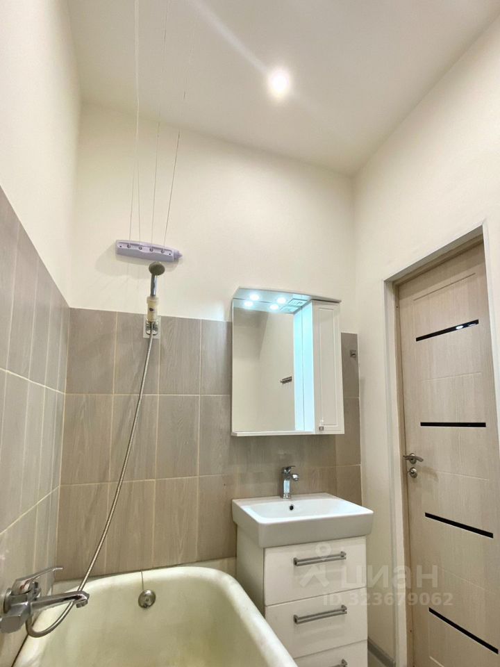 Продажа 3-комн квартиры на вторичном рынке Каменноостровский проспект, 22