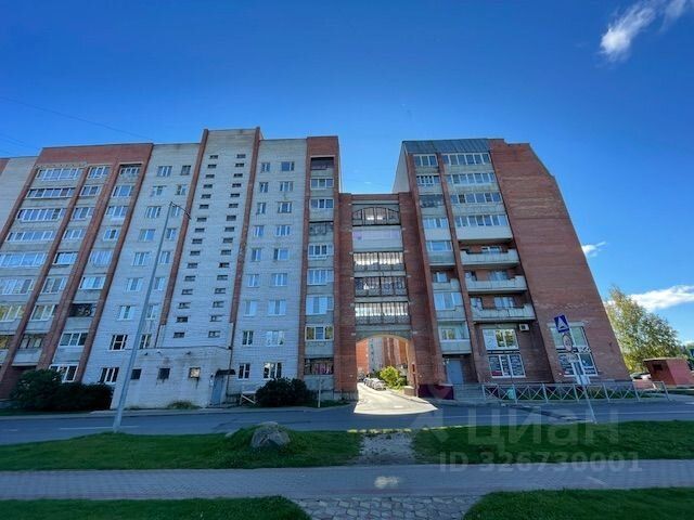 Продажа 3-комн квартиры на вторичном рынке Сосновый Бор, Ленинградская улица, 66
