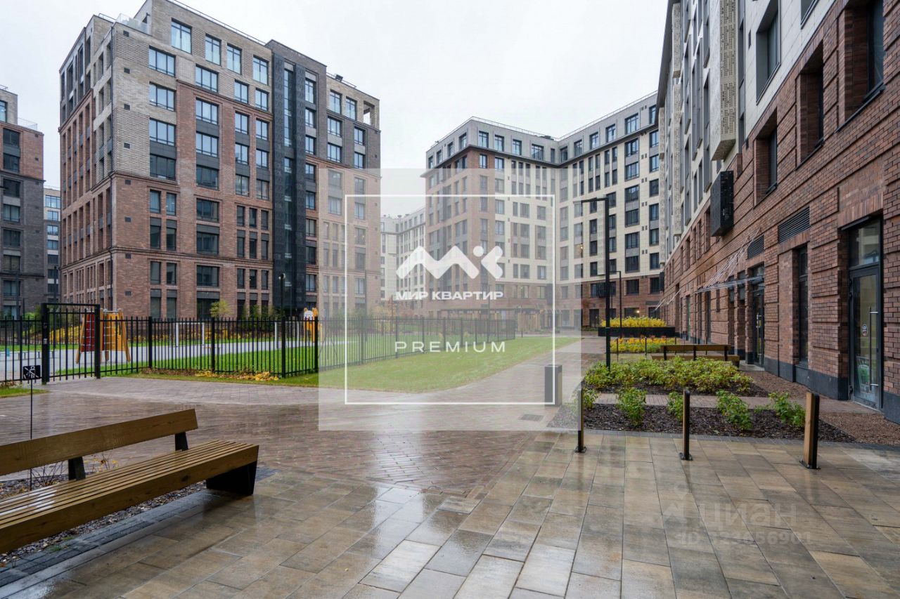 Продажа 2-комн квартиры на вторичном рынке улица Стахановцев, 1