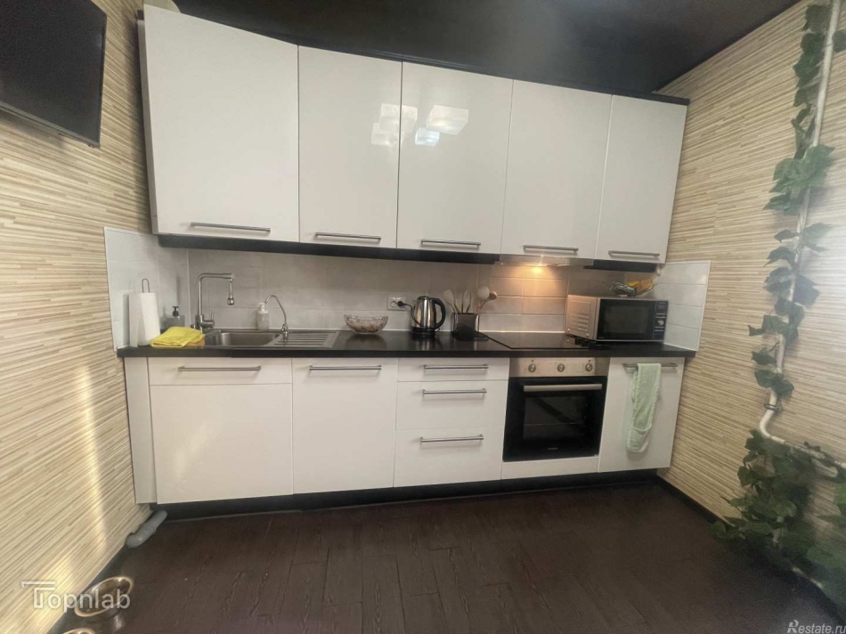 Аренда 2-комн квартиры на вторичном рынке Морская наб., 17