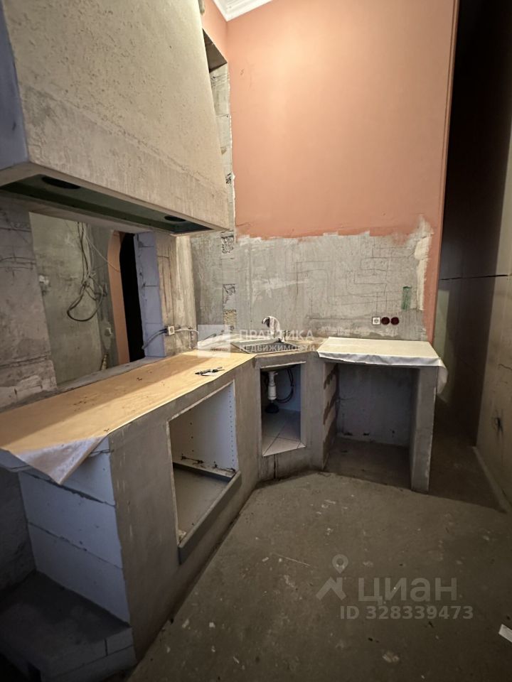 Продажа 4-комн квартиры на вторичном рынке Варсонофьевский переулок, 4С1