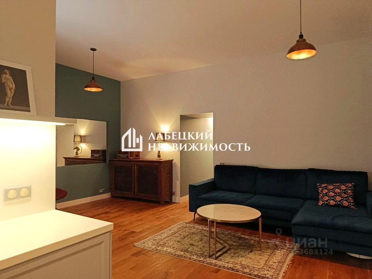 Продажа 2-комн квартиры на вторичном рынке набережная Реки Мойки, 8