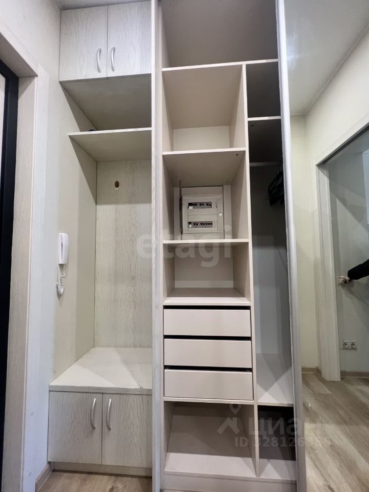 Продажа студии пос. Янино-1, улица Тюльпанов, 1