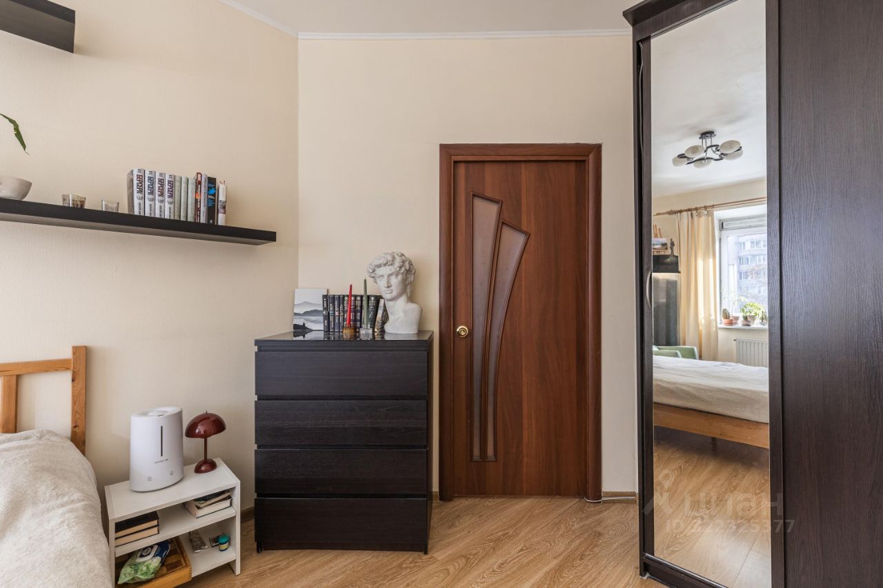 Продажа 1-комн квартиры на вторичном рынке Коломяжский проспект, 15к1