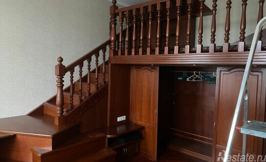 Продажа 4-комн квартиры на вторичном рынке Смольный пр-кт,  д. 6