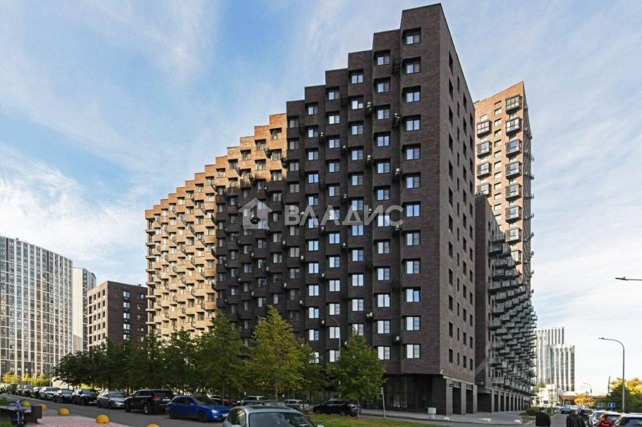 Продажа 3-комн квартиры на вторичном рынке Береговой проезд, 1А