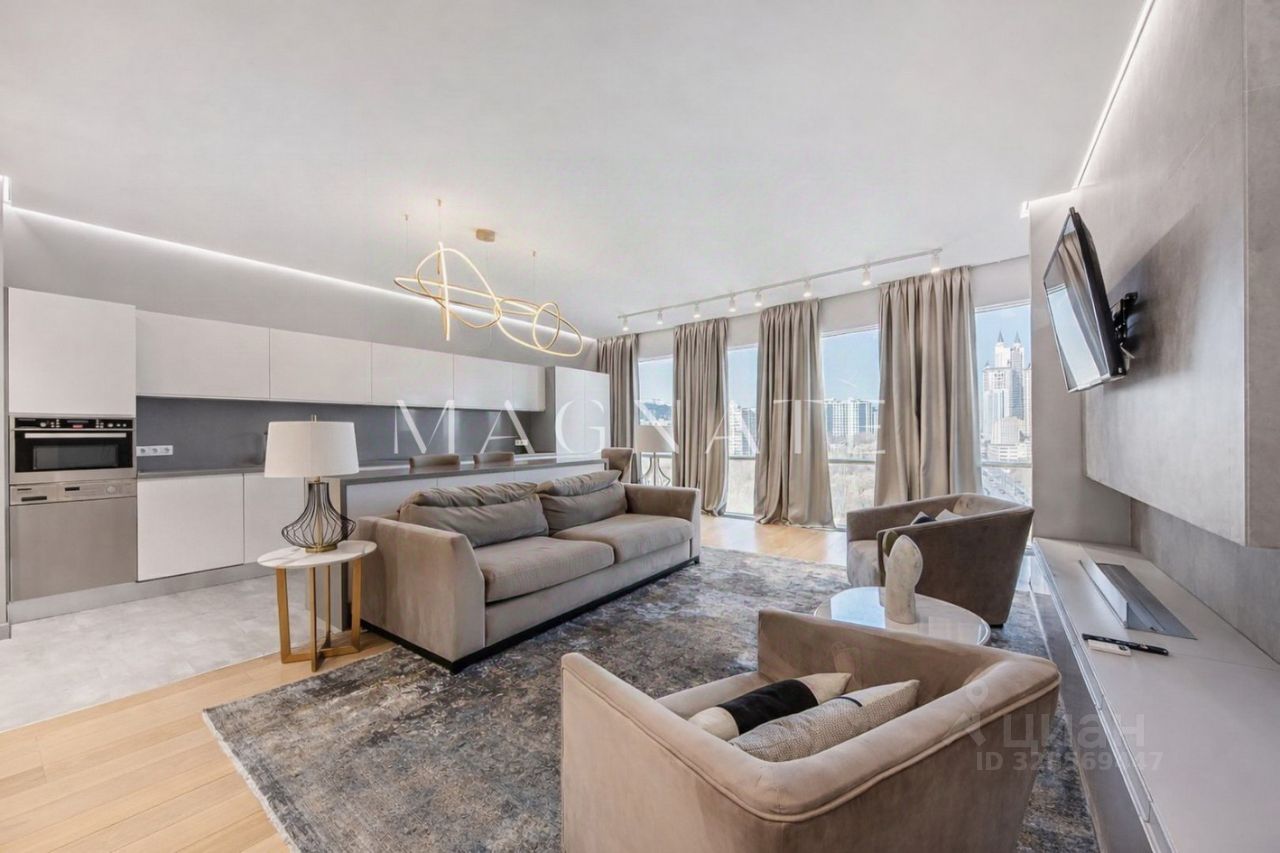 Продажа 3-комн квартиры на вторичном рынке Нежинская улица, 1к2