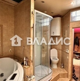 Продажа 2-комн квартиры на вторичном рынке ул Садовая-Самотёчная,  д. 4