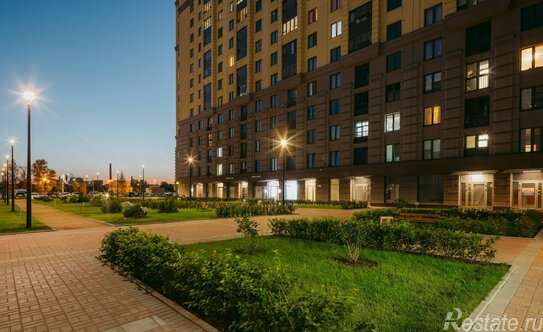 Продажа 3-комн квартиры на вторичном рынке Октябрьская наб,  д. 42