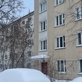 Продажа 1-комн квартиры на вторичном рынке Хуторская 1-я ул