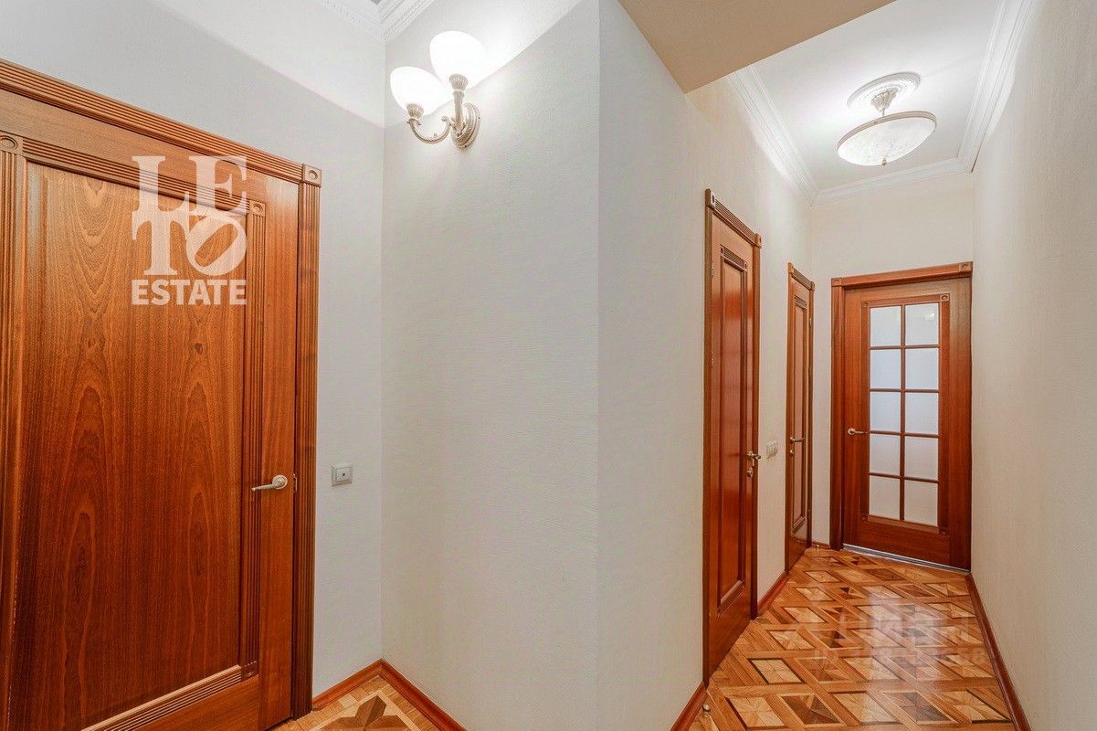 Продажа 4-комн квартиры на вторичном рынке улица Арбат, 51С2