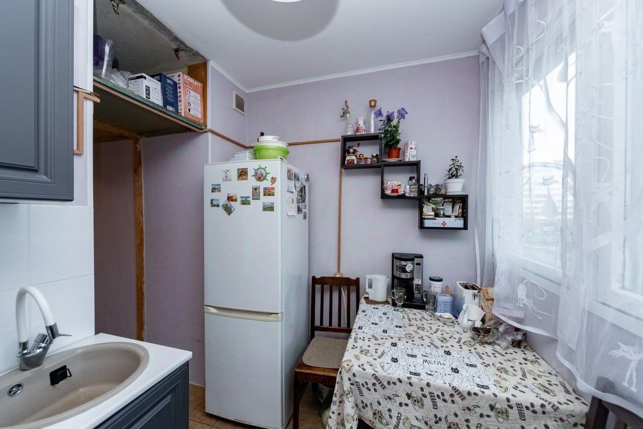 Продажа 3-комн квартиры на вторичном рынке улица Тамбасова, 4К2