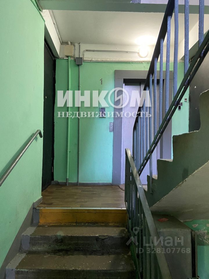 Продажа 3-комн квартиры на вторичном рынке Петрозаводская улица, 15К3