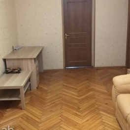 Продажа 3-комн квартиры на вторичном рынке Комсомольский проспект,  д. 19