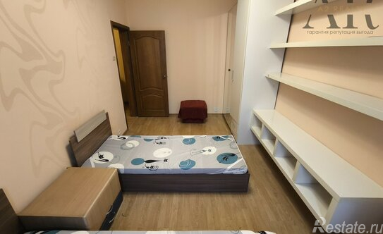 Продажа 3-комн квартиры на вторичном рынке Новопеределкинская улица,  д. 12 к1