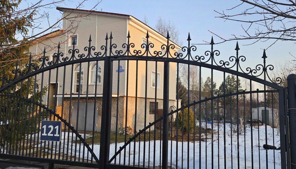 Продажа дома Ульяновка пгт, проспект Володарского, 121