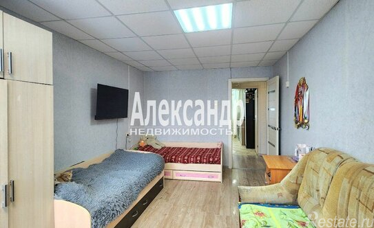 Продажа 2-комн квартиры на вторичном рынке Кириши, пр-кт Ленина,  д. 5б