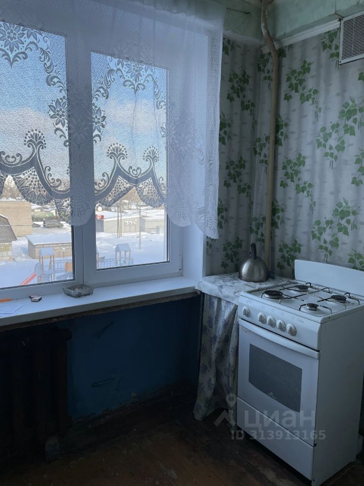 Продажа 3-комн квартиры на вторичном рынке пос. Зимитицы, 1