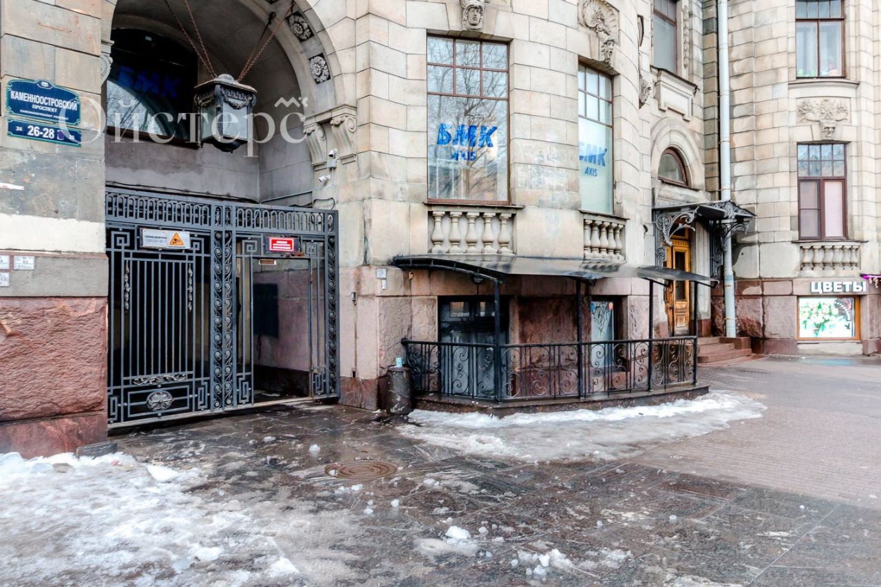 Продажа 6-комн квартиры на вторичном рынке Каменноостровский проспект, 26-28