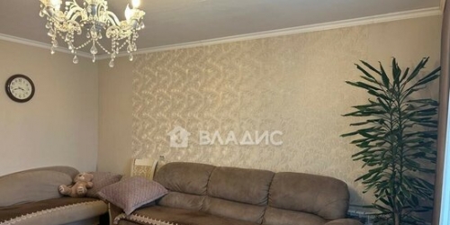 3-комн квартира улица Бадаева,  д. 5