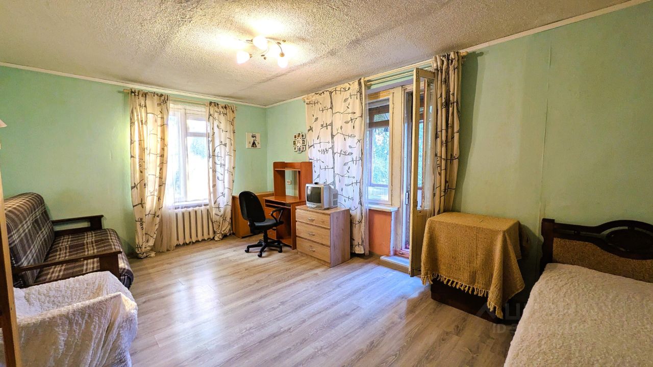 Продажа 1-комн квартиры на вторичном рынке Павловск, Гуммолосаровская улица, 23