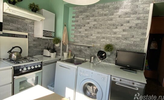 Продажа 3-комн квартиры на вторичном рынке Альпийский переулок,  д. 10