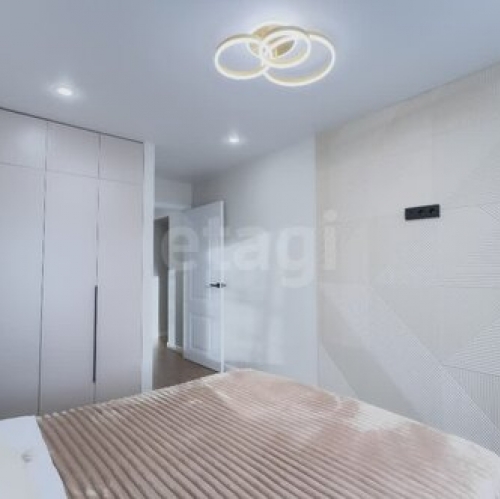 3-комн квартира улица Ильюшина,  д. 11