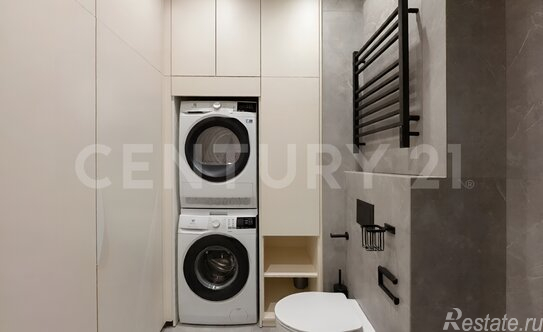 Продажа 3-комн квартиры на вторичном рынке Малоохтинский пр-кт,  д. 68б