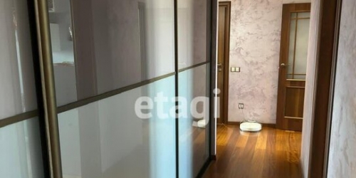 3-комн квартира улица Типанова,  д. 38