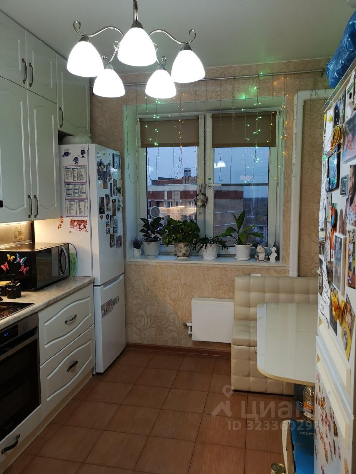 Продажа 2-комн квартиры на вторичном рынке Свердловский пгт, улица Алексея Короткова, 3