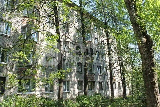 Продажа 3-комн квартиры на вторичном рынке проспект Славы, 26К1