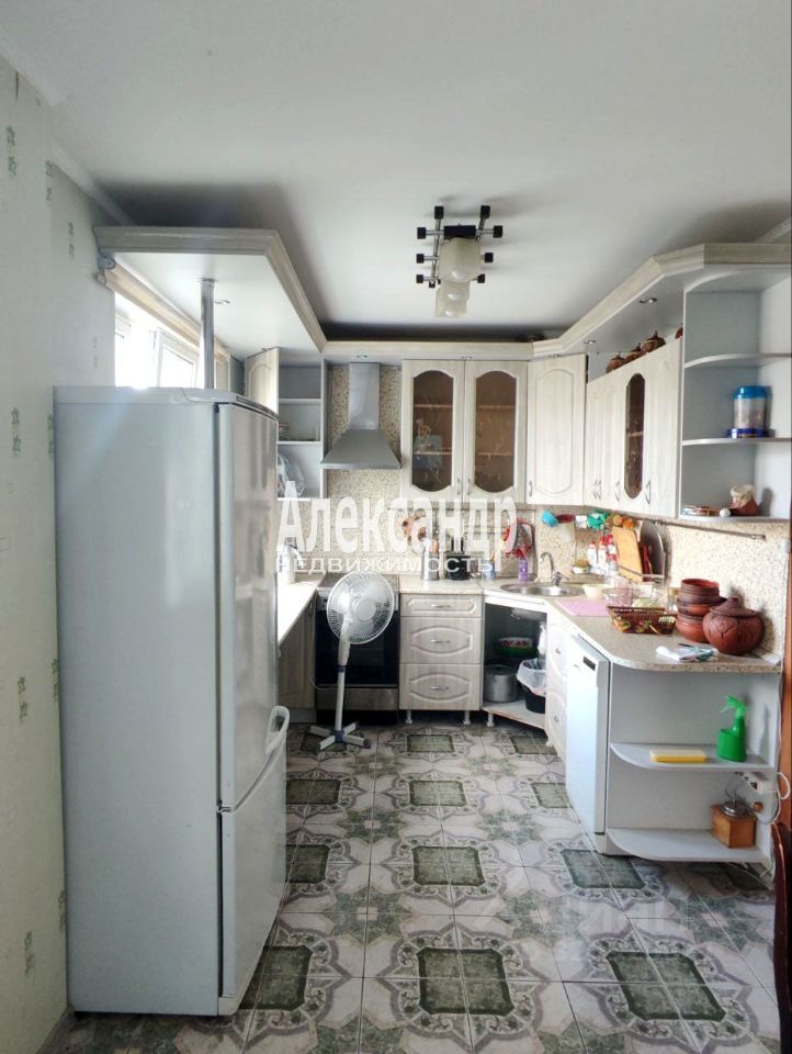 Продажа 3-комн квартиры на вторичном рынке Пушкин, Гусарская улица, 8к7