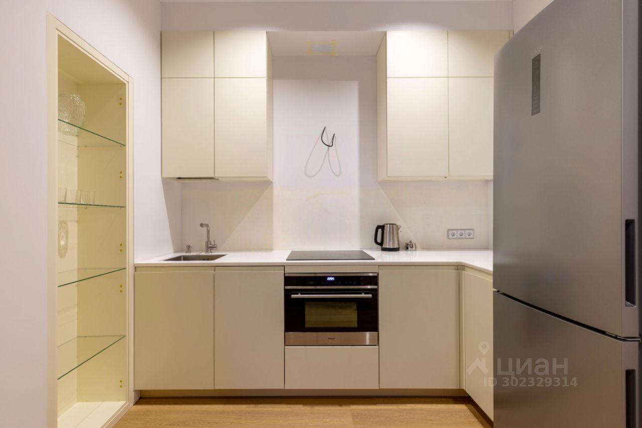 Продажа 2-комн квартиры на вторичном рынке Галерная улица, 40