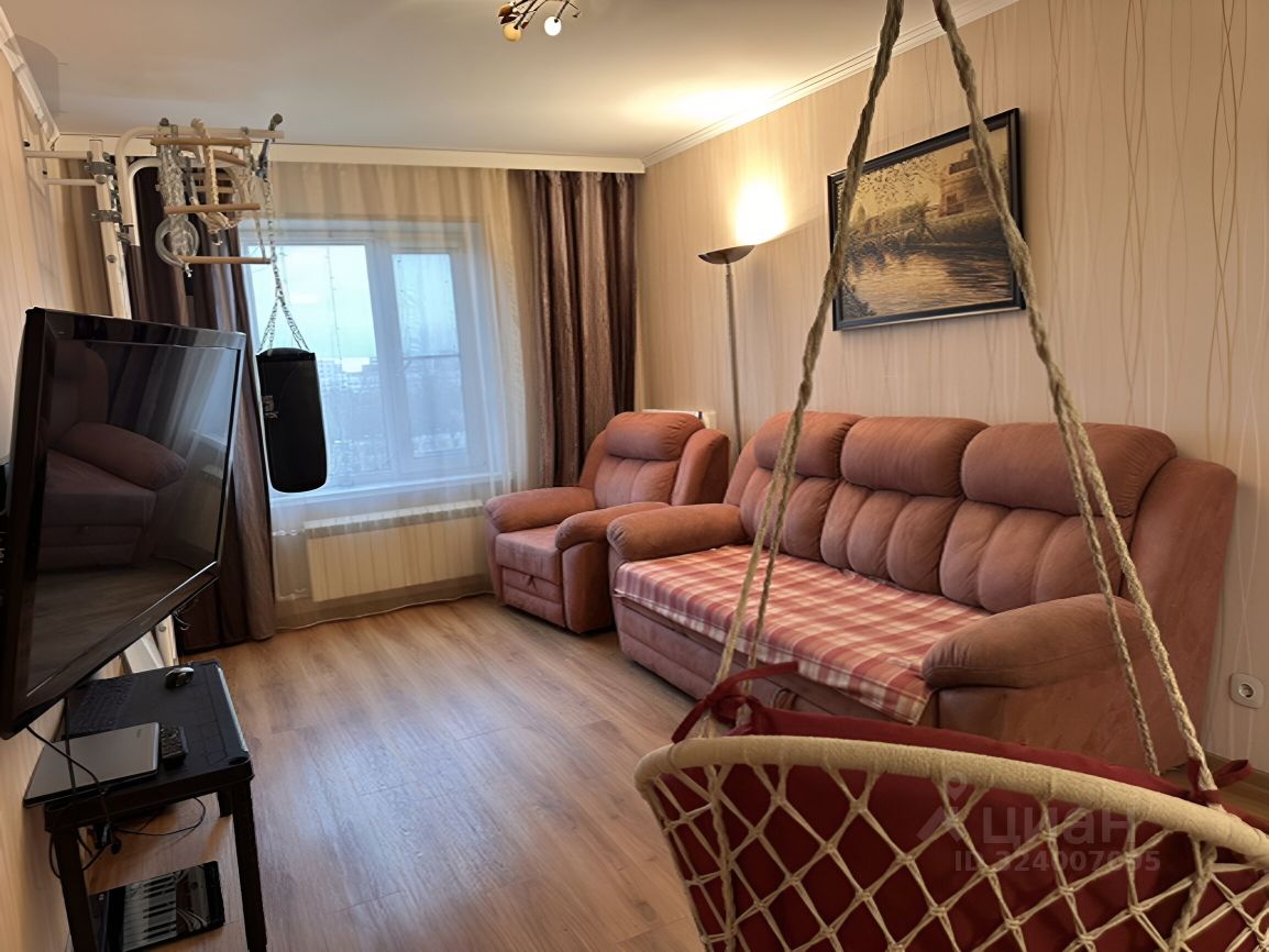 Продажа 3-комн квартиры на вторичном рынке улица Лени Голикова, 52к4